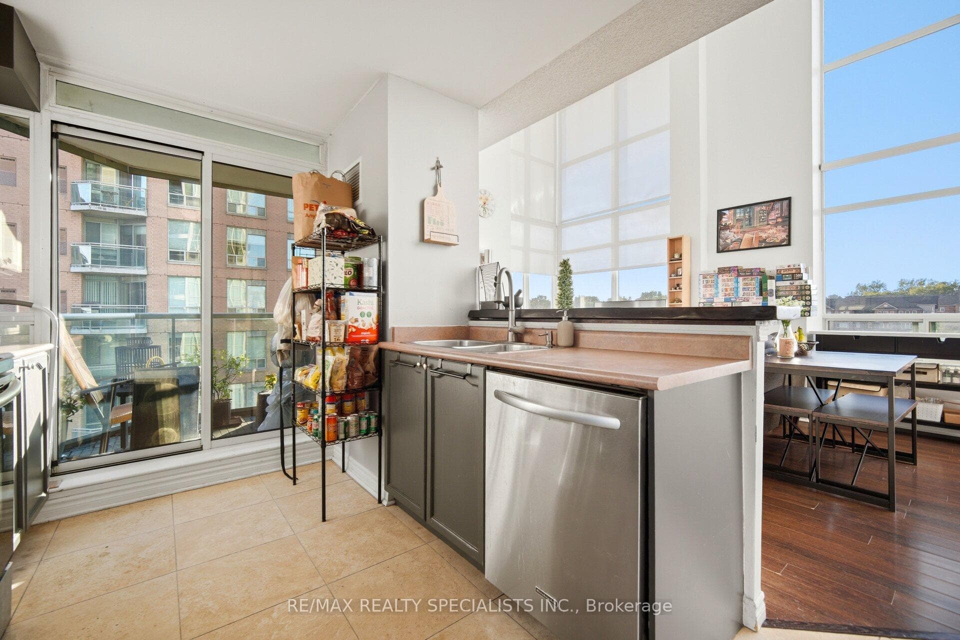 200 Manitoba Street Unit 319 photo 9