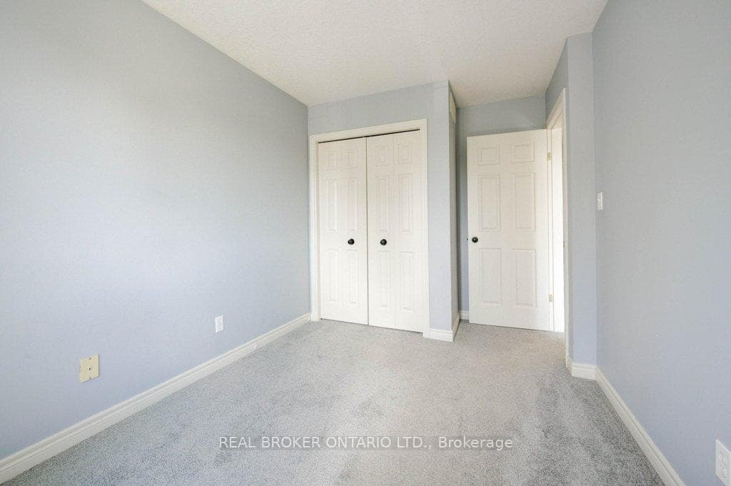 112 Oakcliffe Street photo 27