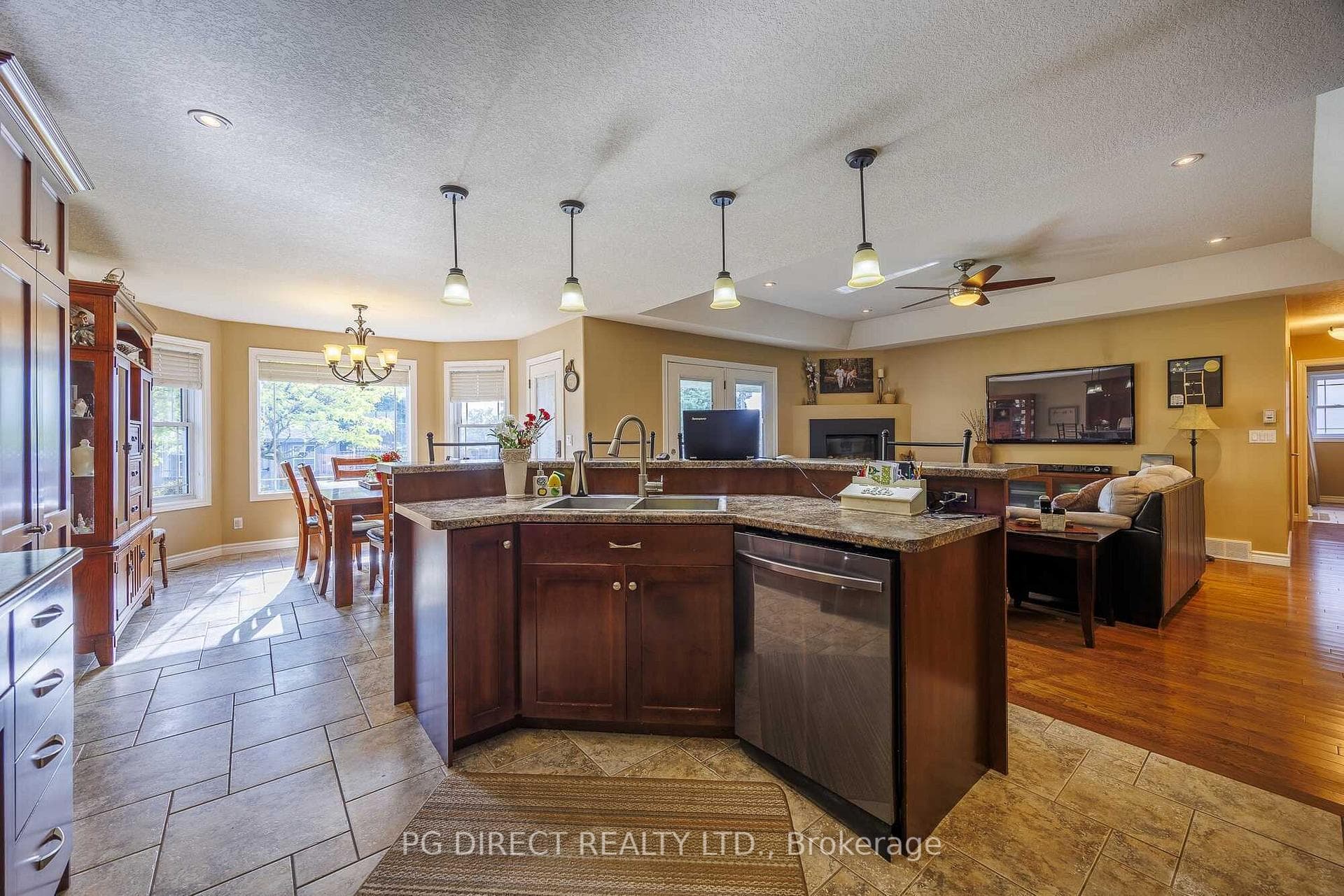 117 Mann Avenue photo 4