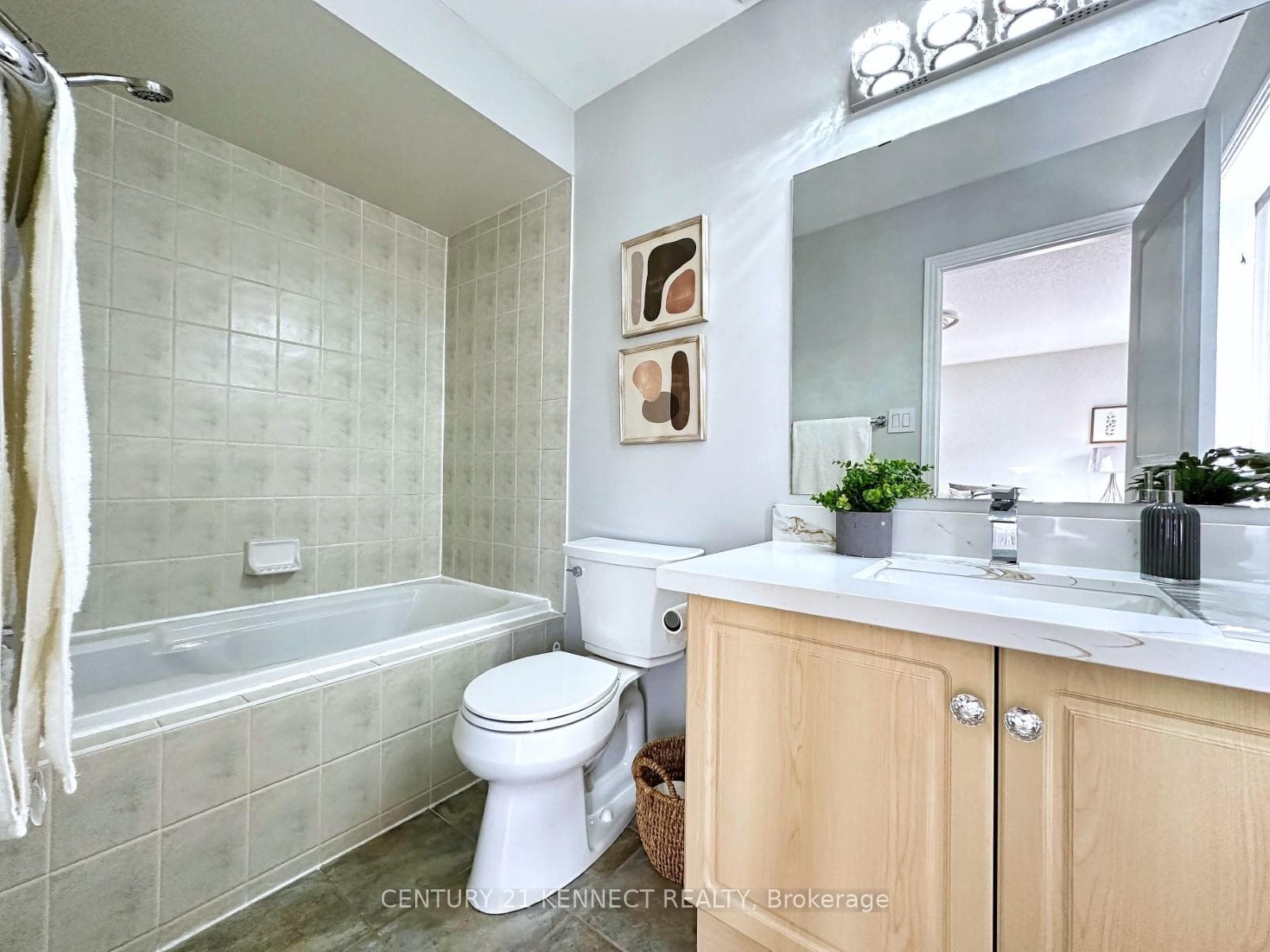 11 Magnotta Road photo 32