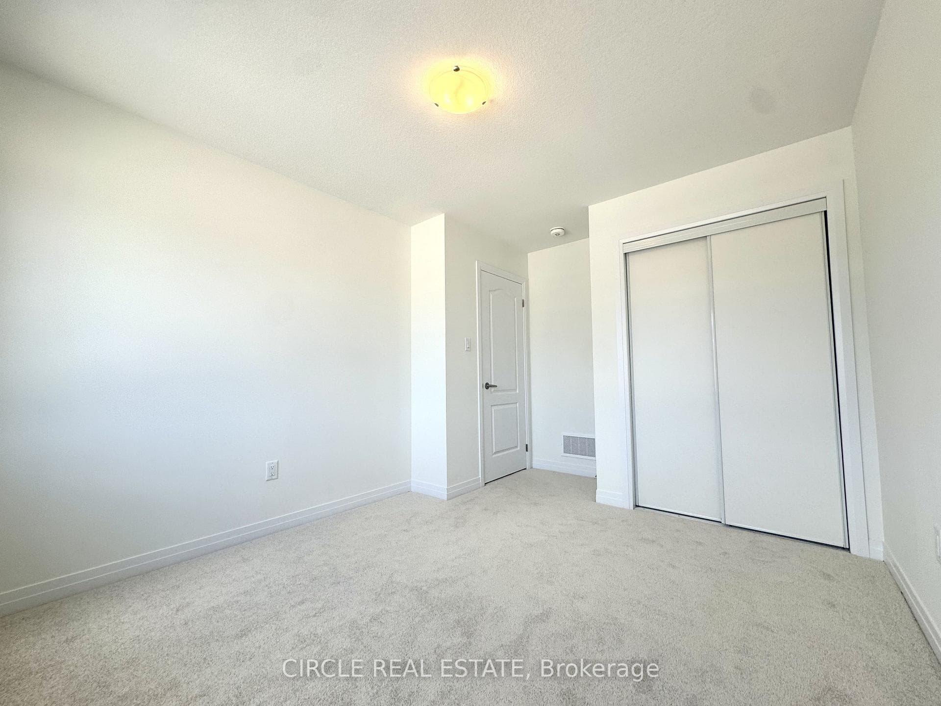 105 Brighton Lane photo 11