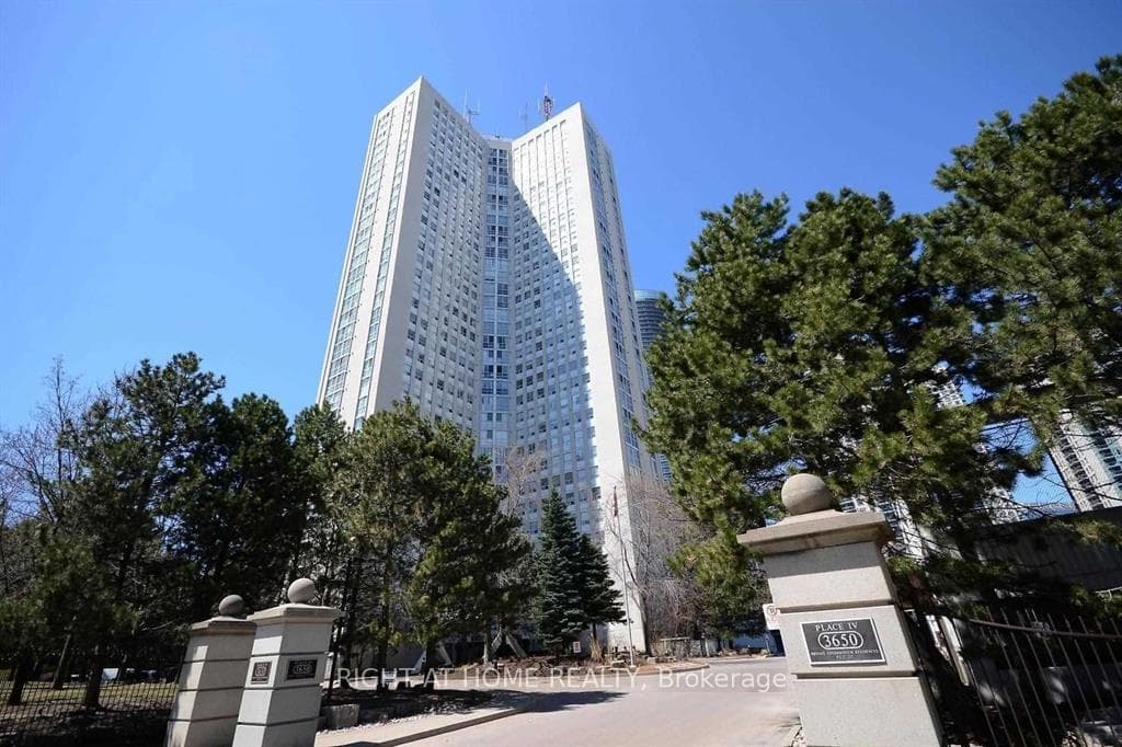 3650 Kaneff Crescent Unit 3202 photo 1