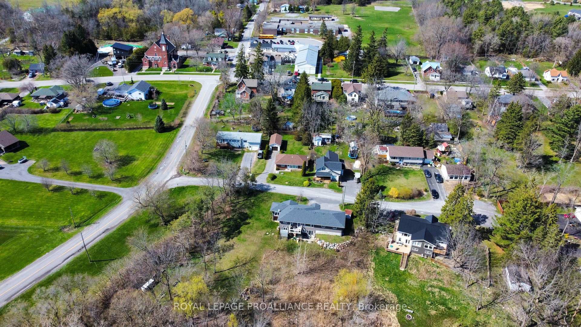 36 Hunt Lane photo 22