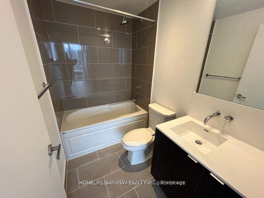 88 Harbour Street Unit 6006 photo 30