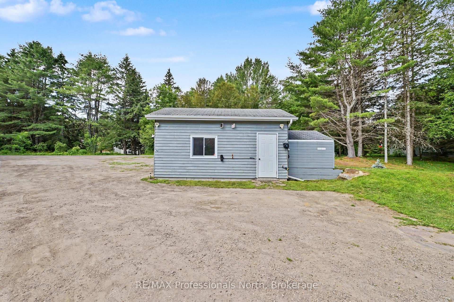 1034 Ablett Court photo 27