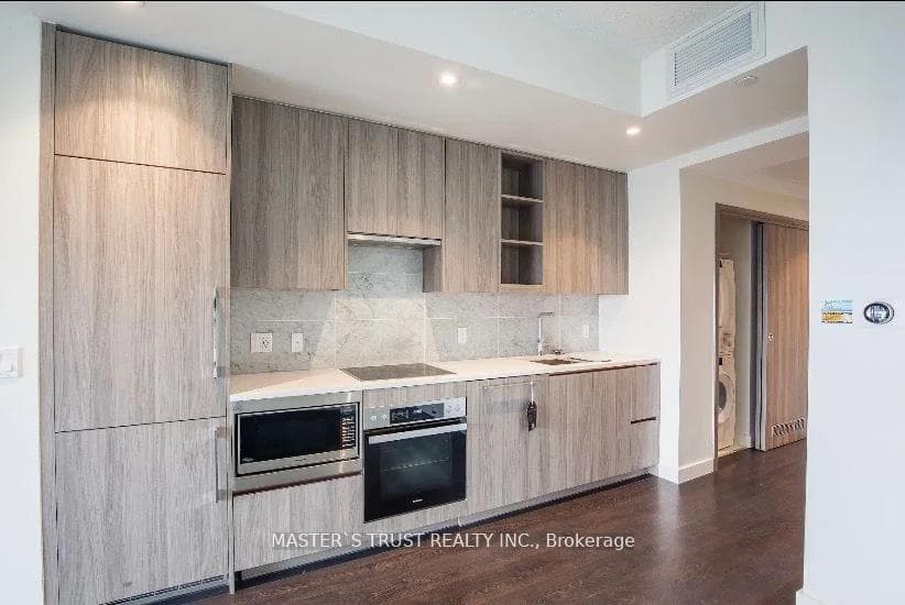 95 McMahon Drive Unit 2005 photo 6