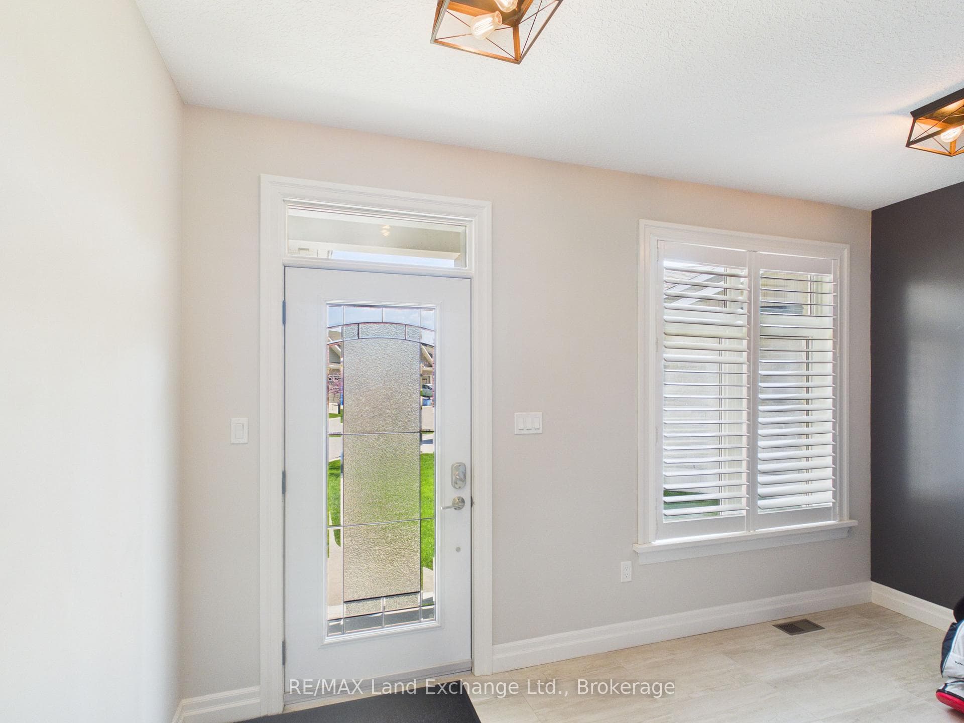 552 Durham Street Unit 11 photo 2