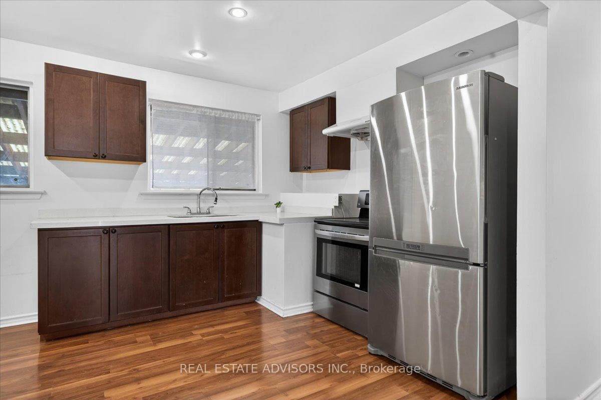 84 Ardglen Drive photo 17