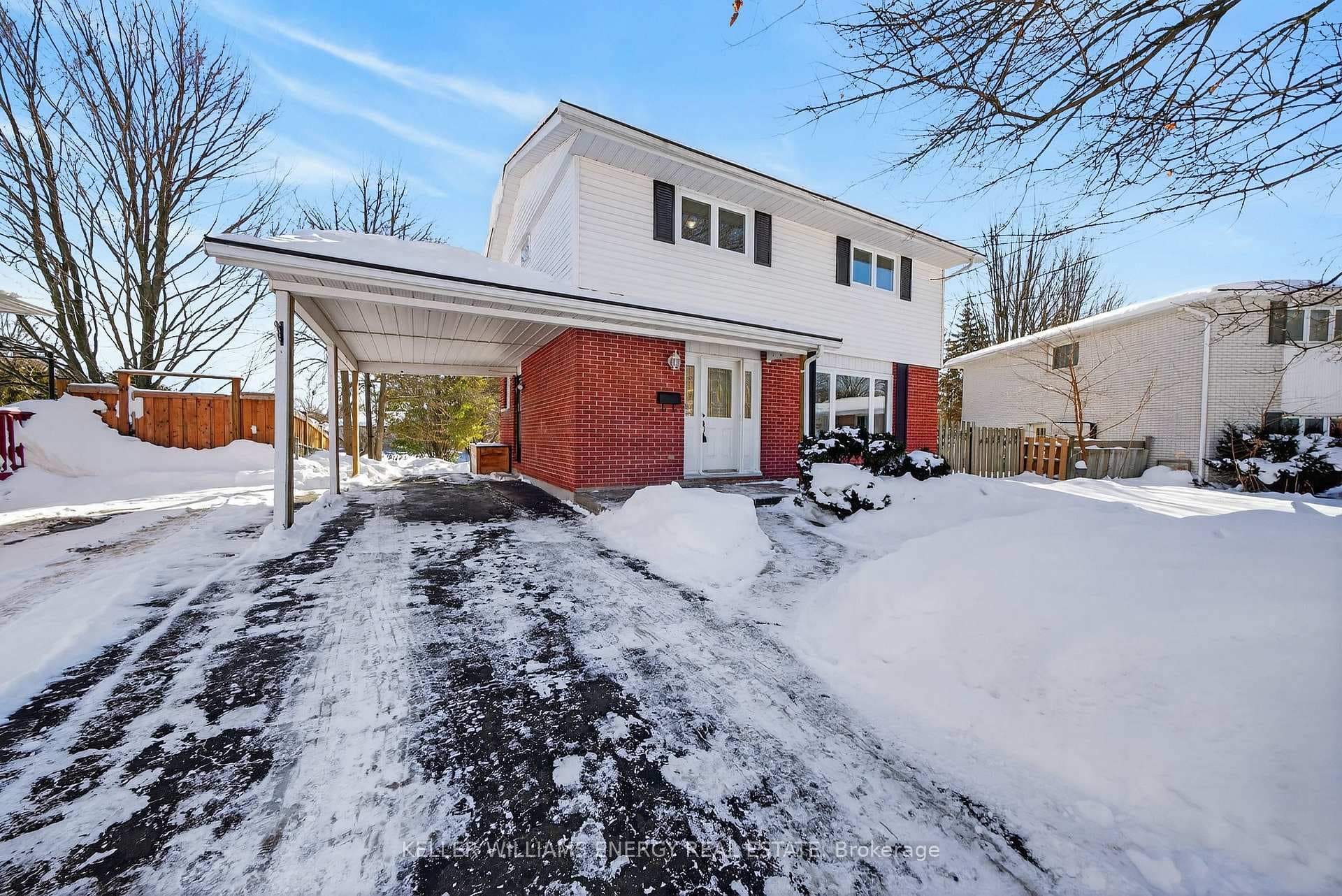 40 Robertson Lane photo 27