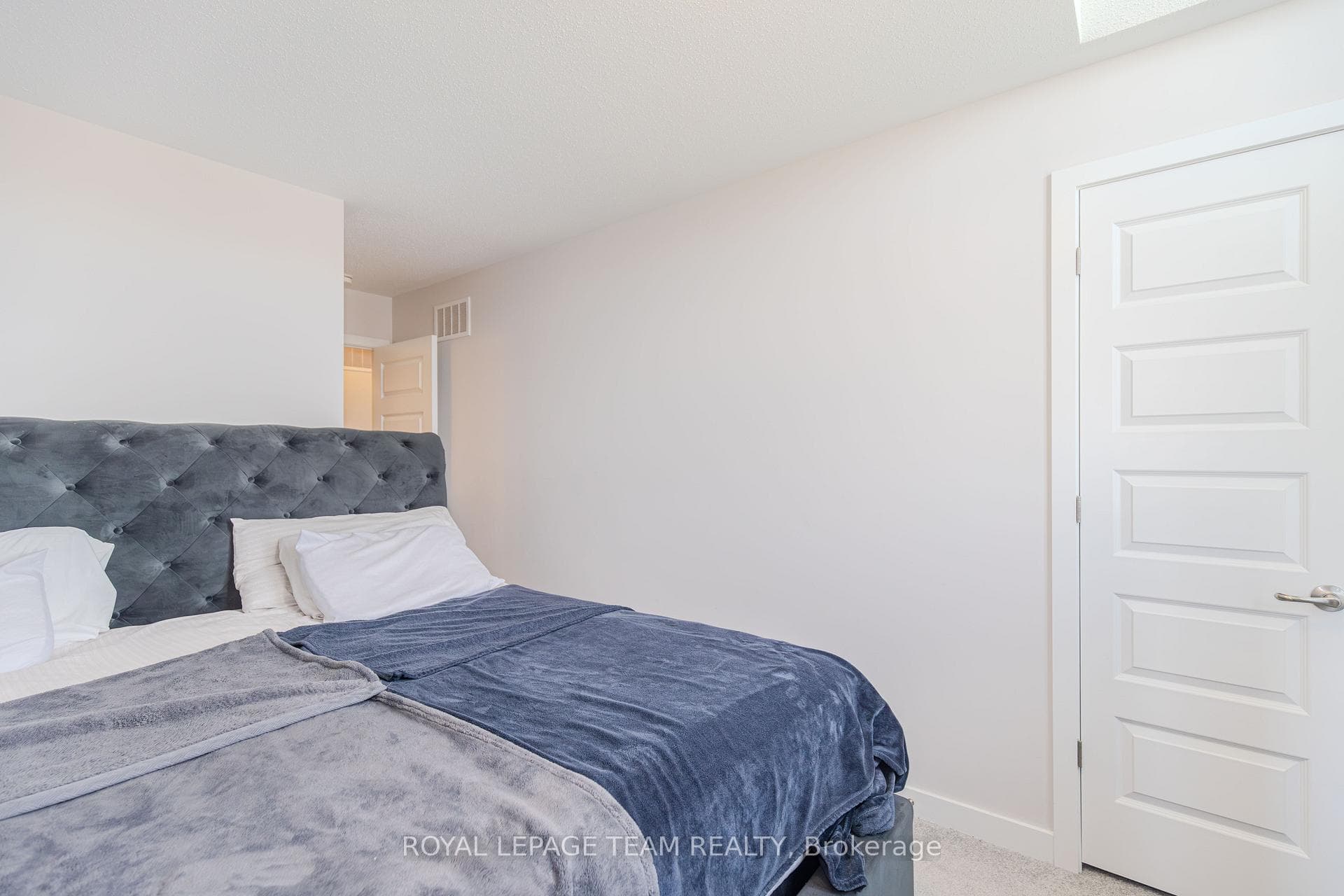 742 Kinstead Pvt Private photo 22