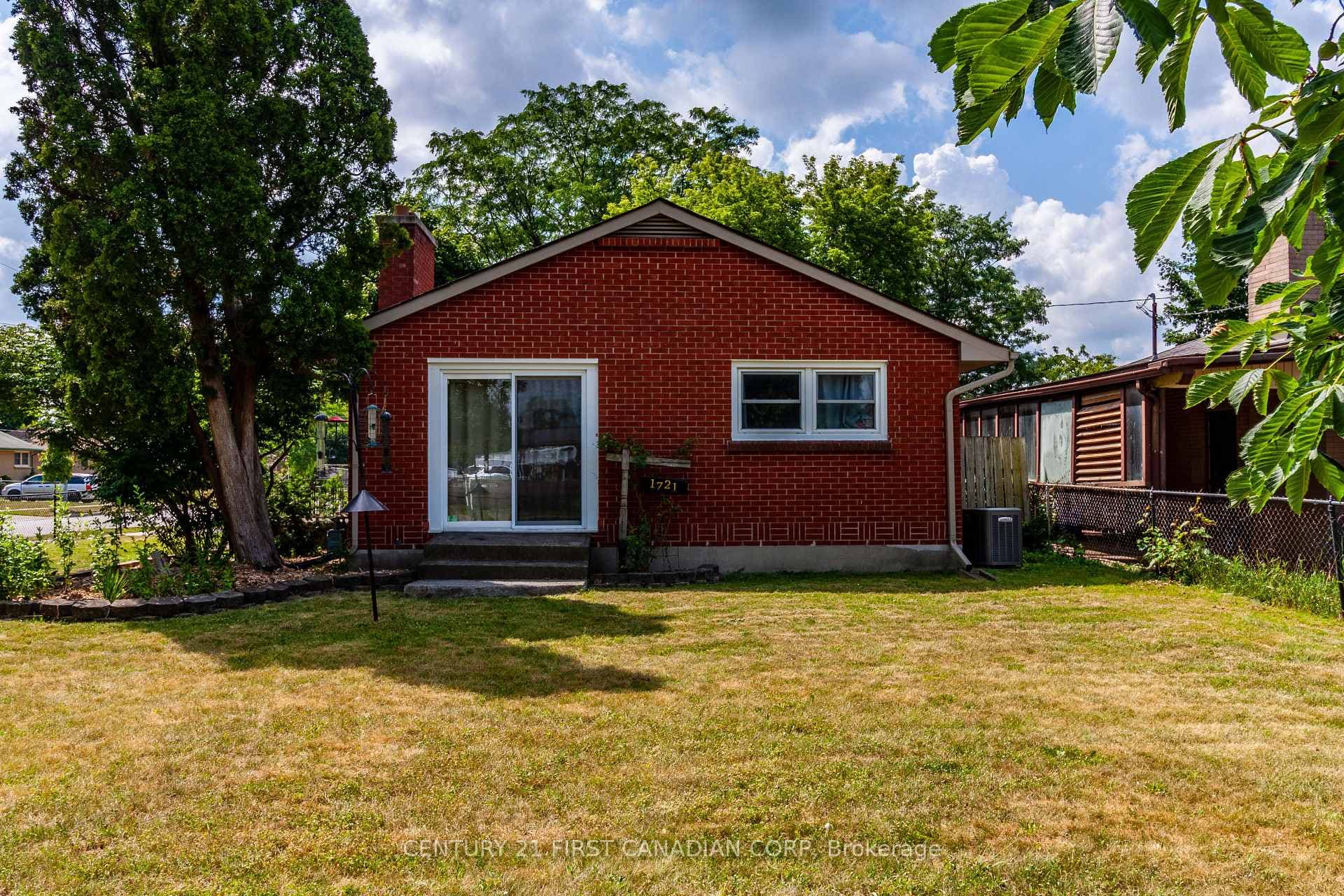 1721 Moffatt Avenue photo 9
