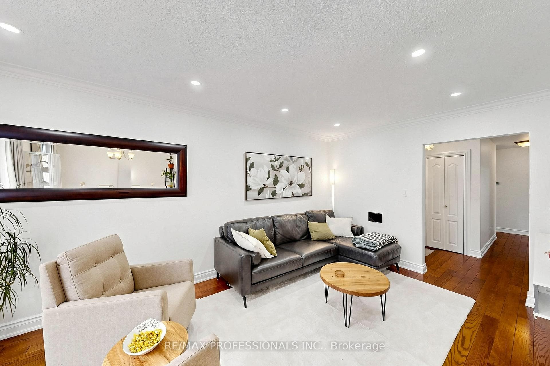 17 Barwell Crescent photo 3