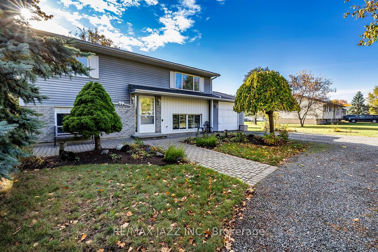 2552 Van Luven Road photo 3