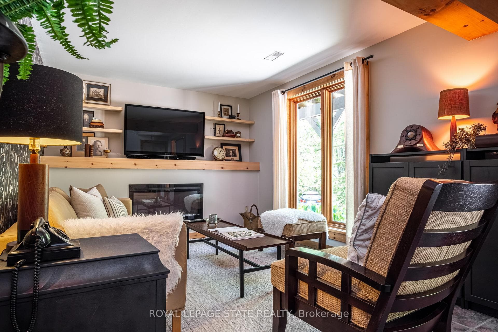 176 Weirs Lane photo 36