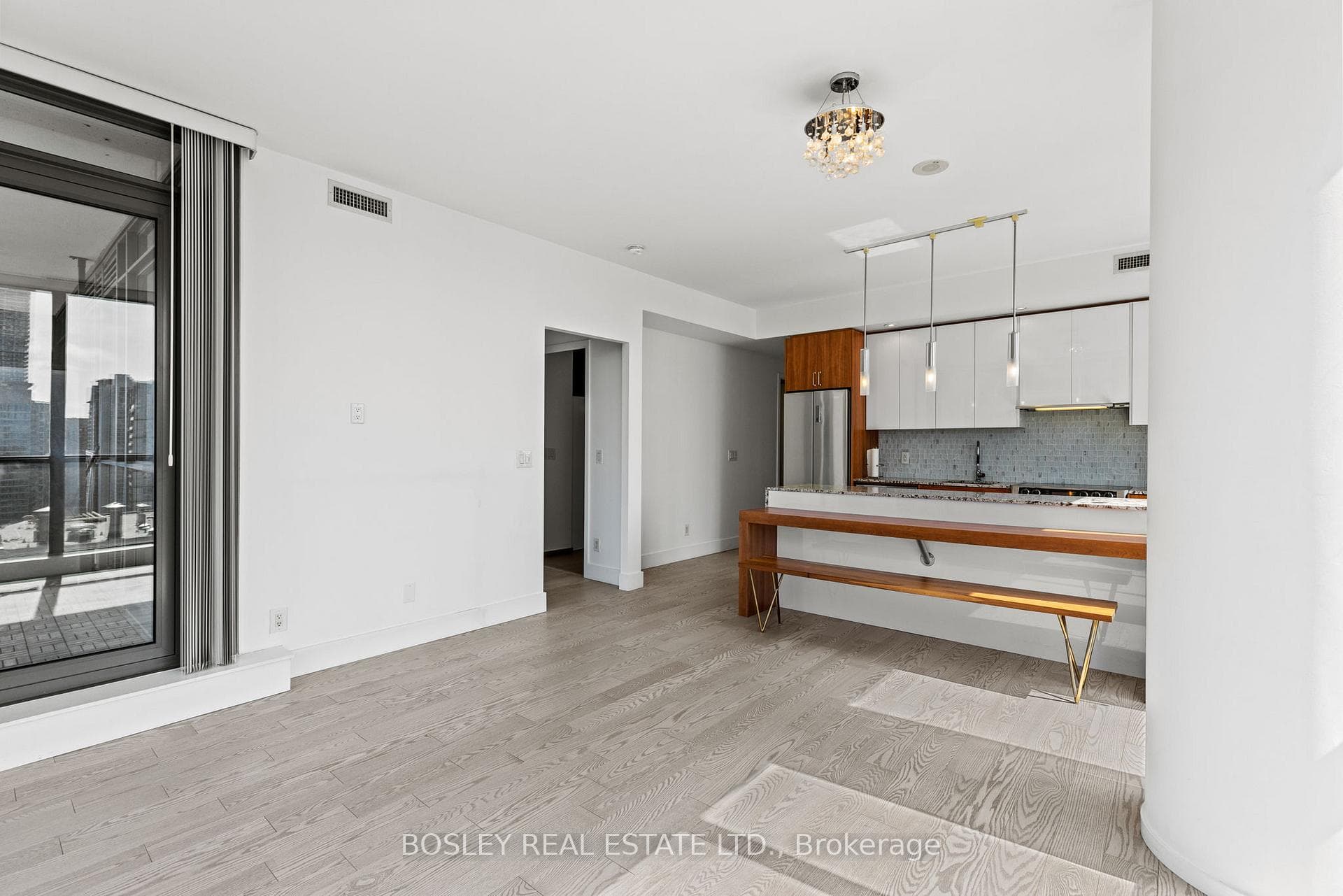 8 Charlotte Street Unit 1807 photo 7