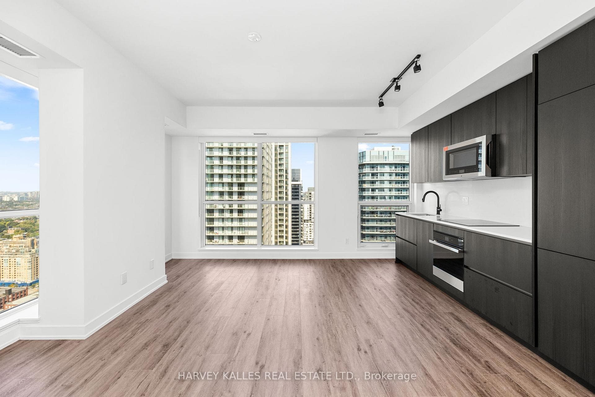 327 King Street Unit 4205 photo 3