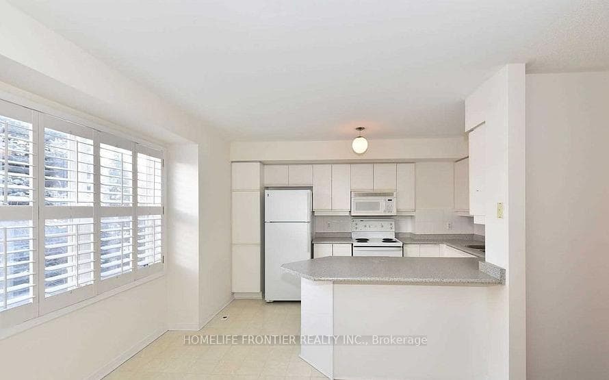2C Leaside Park Drive photo 11