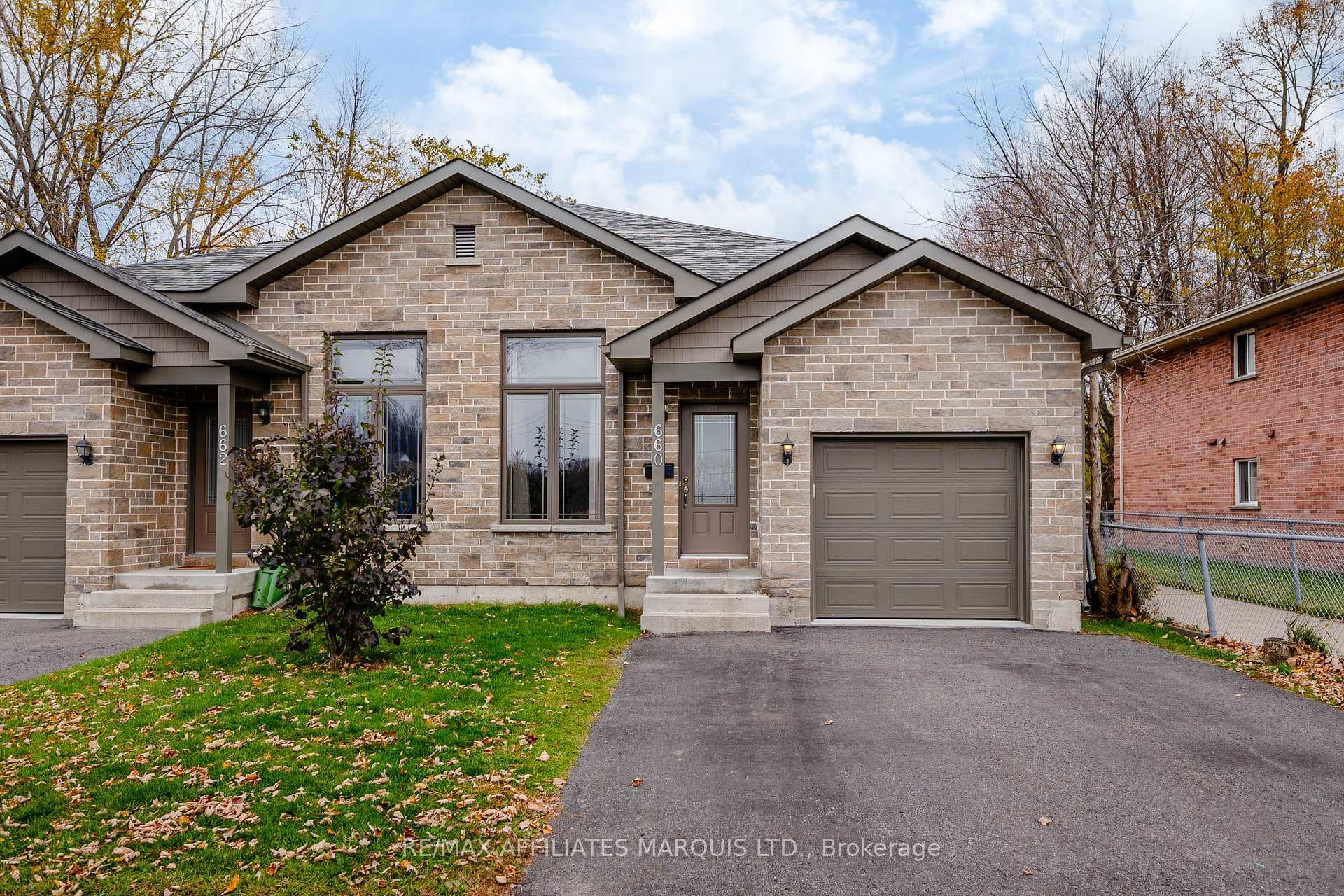 660 Hamilton Crescent photo 3