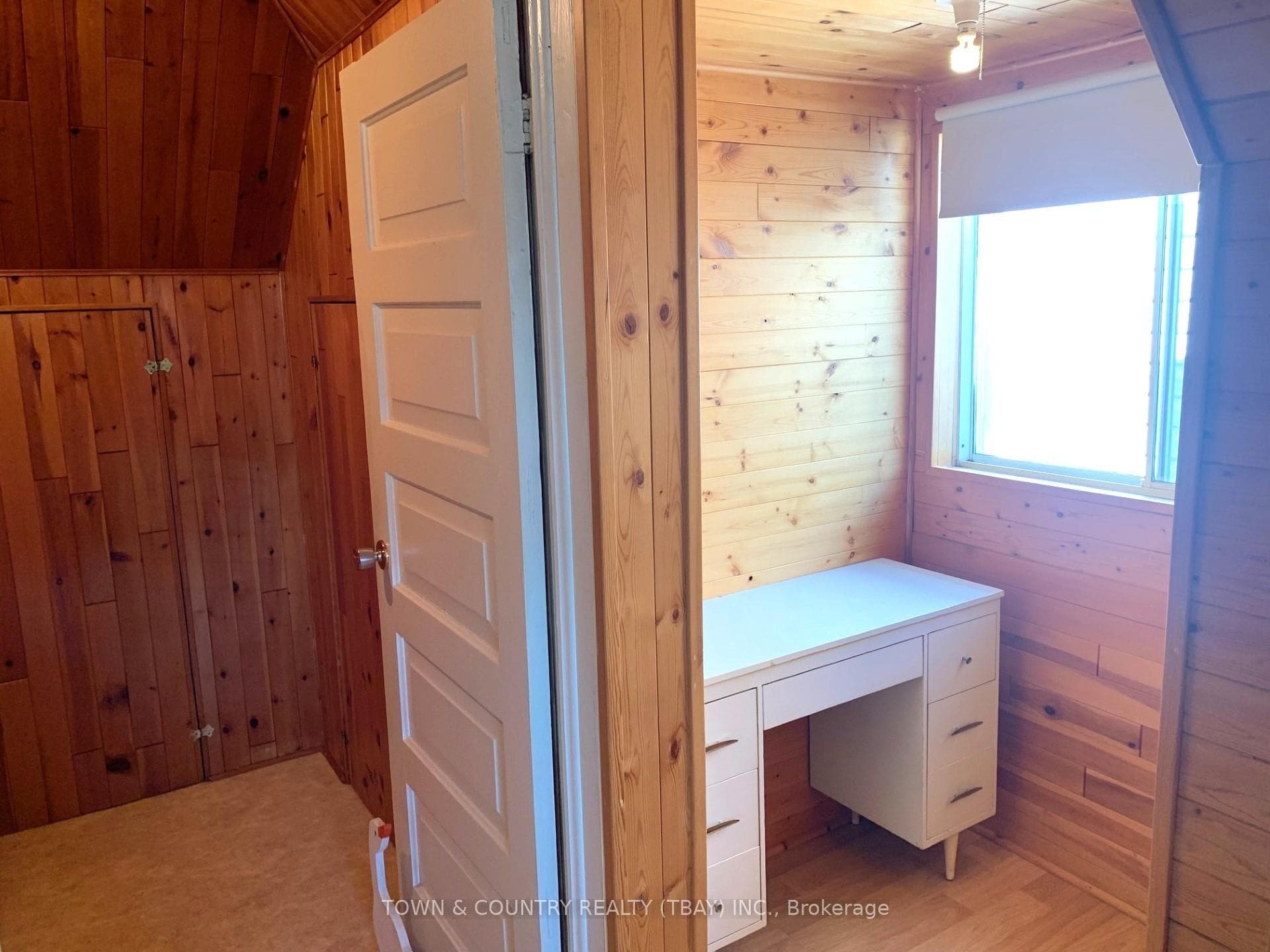 248 Amelia St W. photo 6