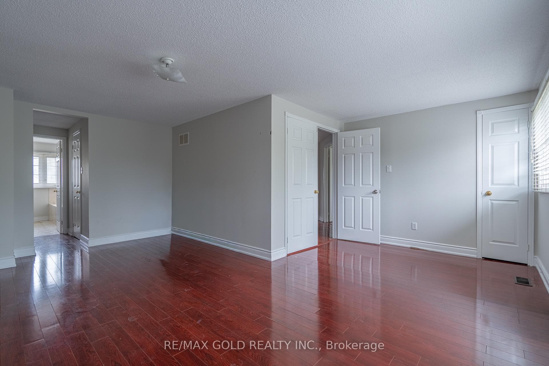 71 Ravenswood Drive photo 22