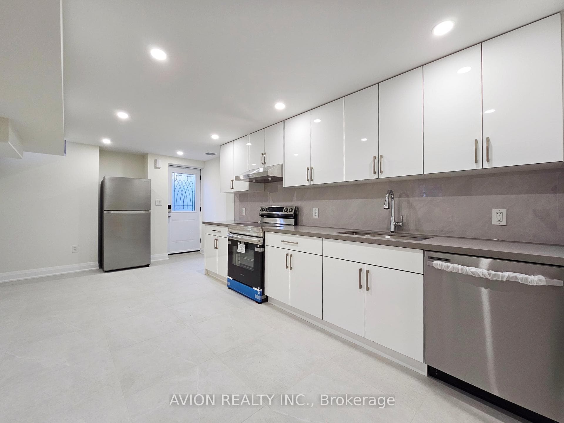 6 Plantain Lane Unit BSMT photo 2