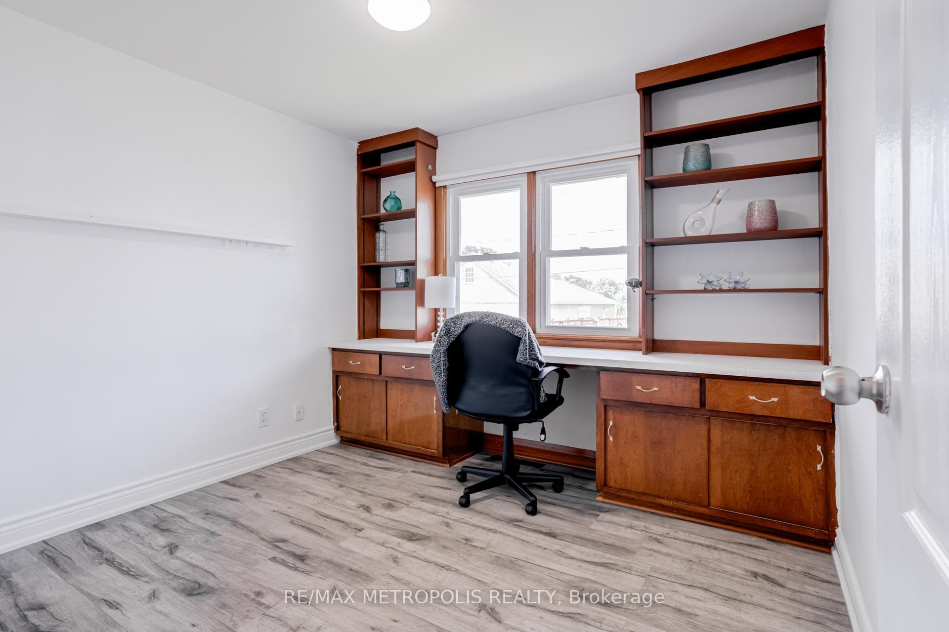 76 Albert Street photo 17