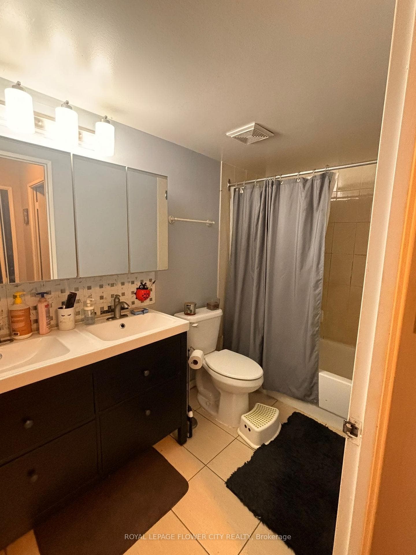 Washroom with Double Vanity