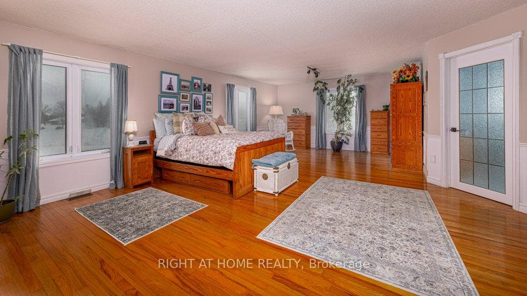 550 Queen Street photo 21