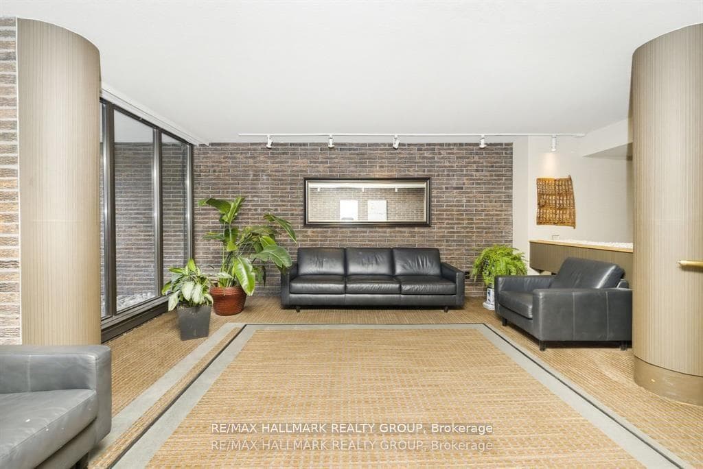 71 Somerset Street Unit 2003 photo 7
