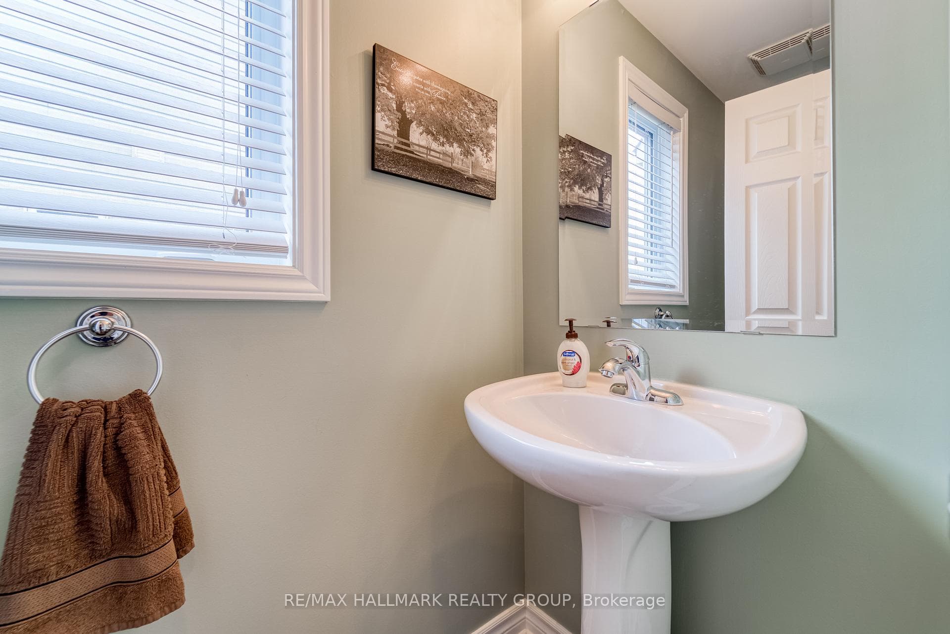 427 Sparkman Avenue photo 4