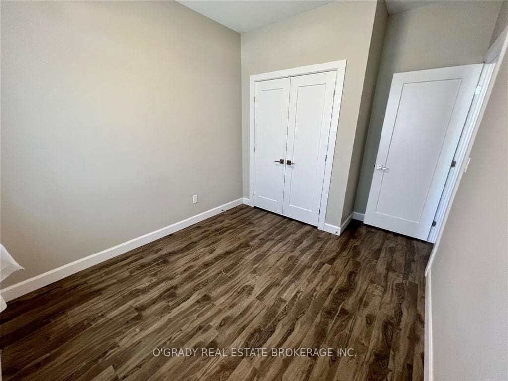 1204 WEBSTER Crescent photo 18