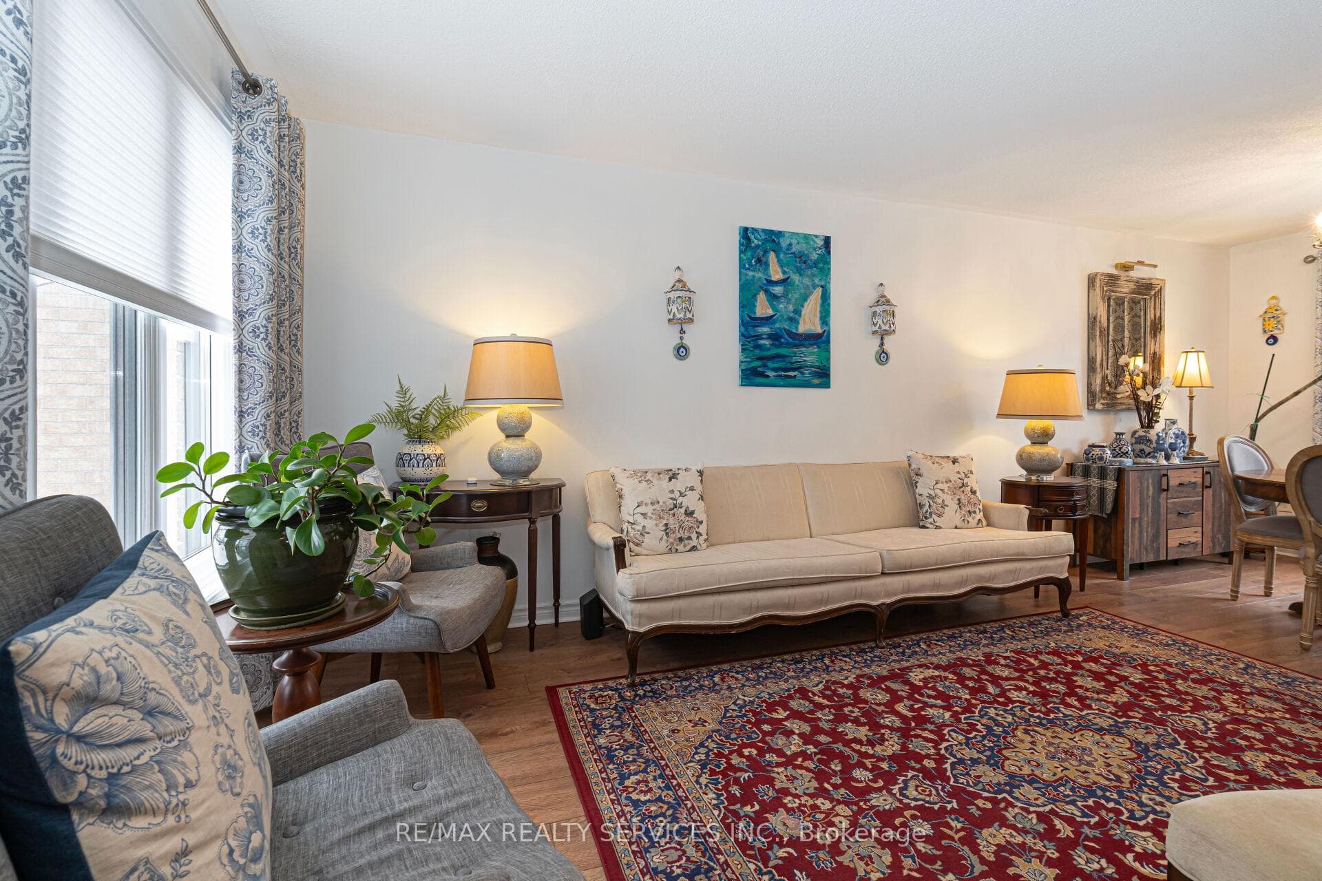 12 Thorpe Crescent photo 8