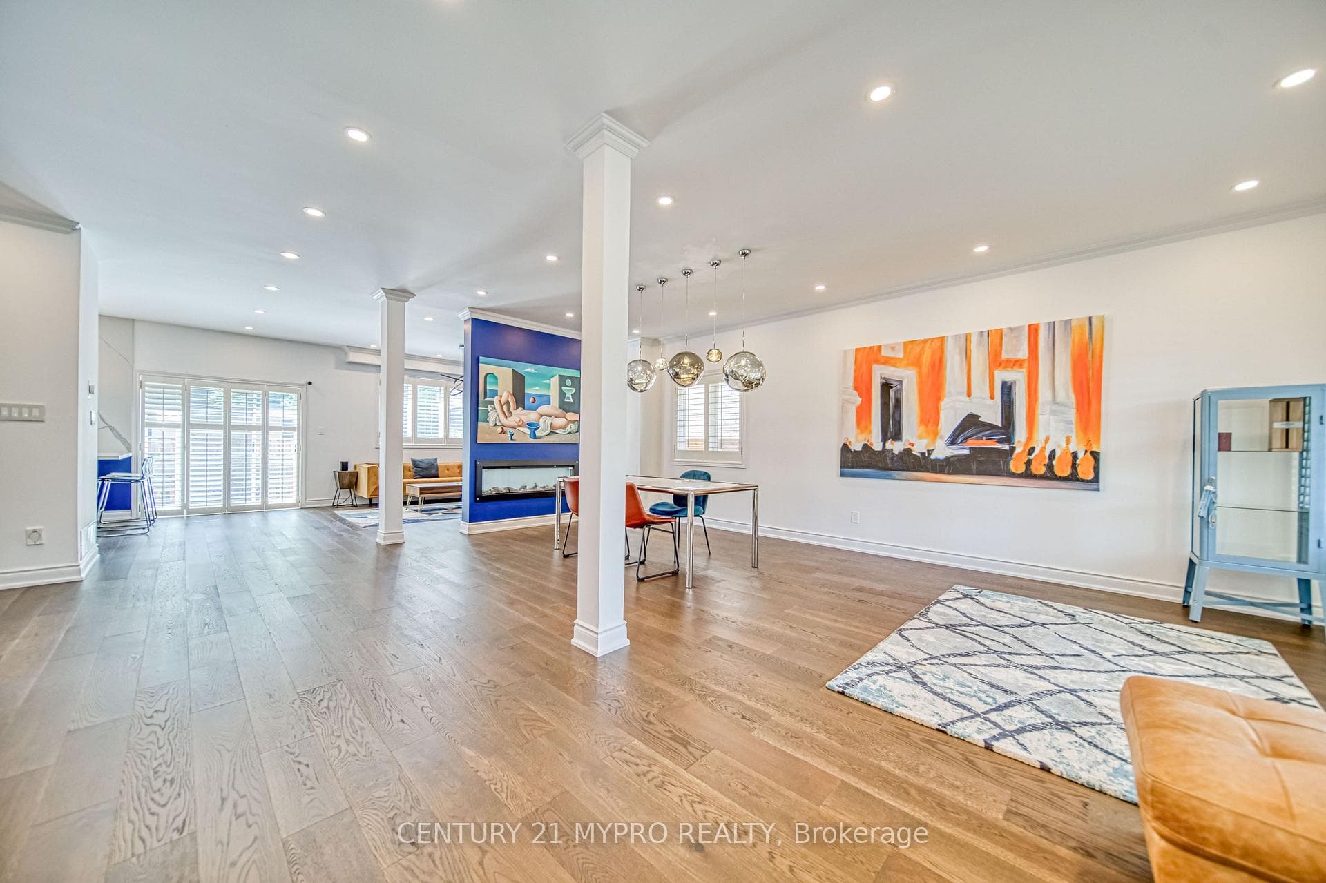 98 Leyburn Avenue photo 4