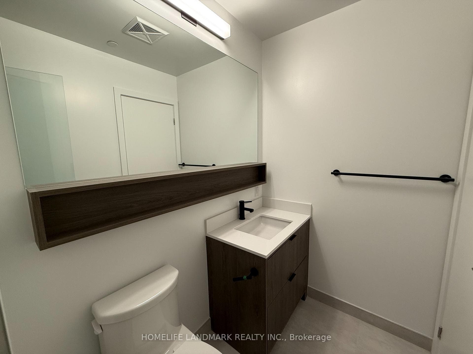 8888 YONGE Street Unit 305 photo 12