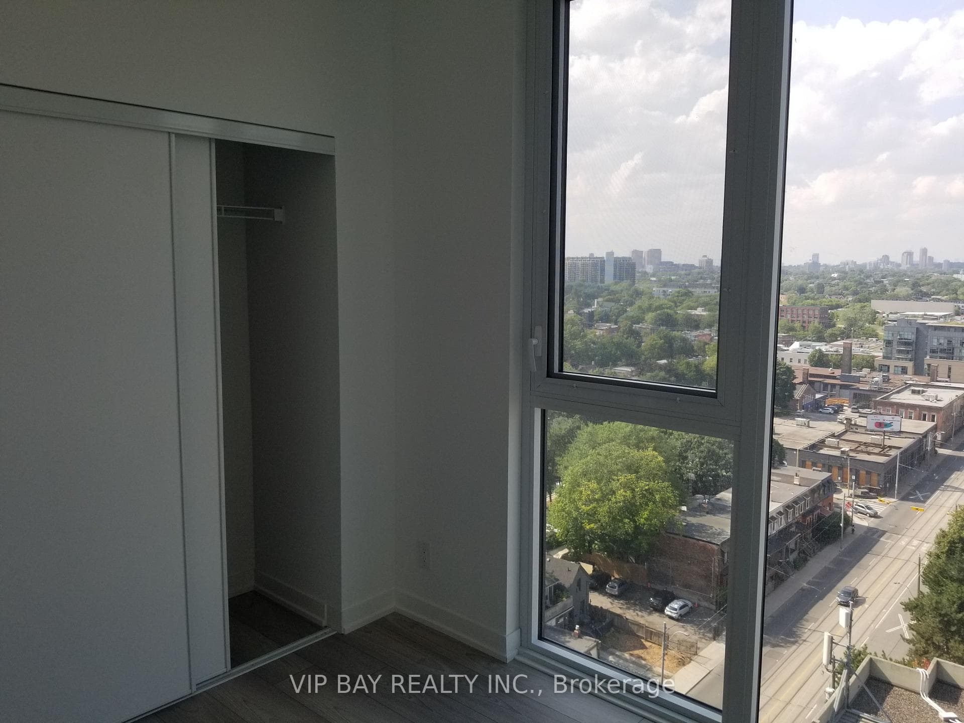 285 Dufferin Street Unit 1220 photo 21