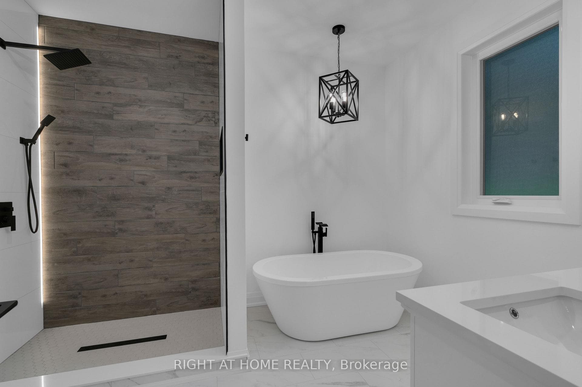 52 MCARTHUR Drive photo 21