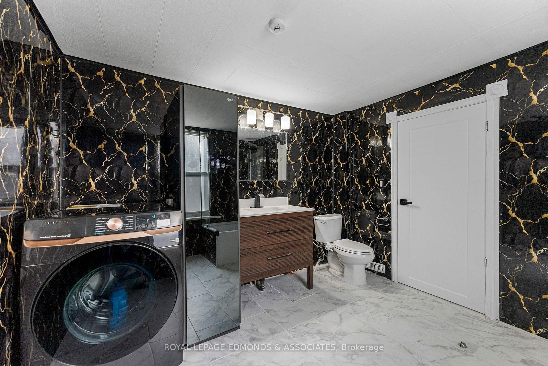 375 Christie Street photo 19