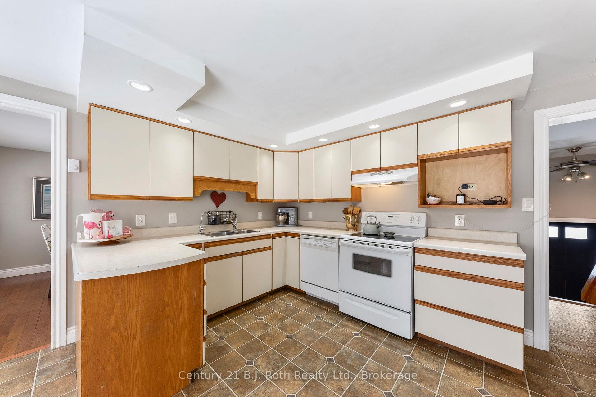 60 Lepage Drive photo 13