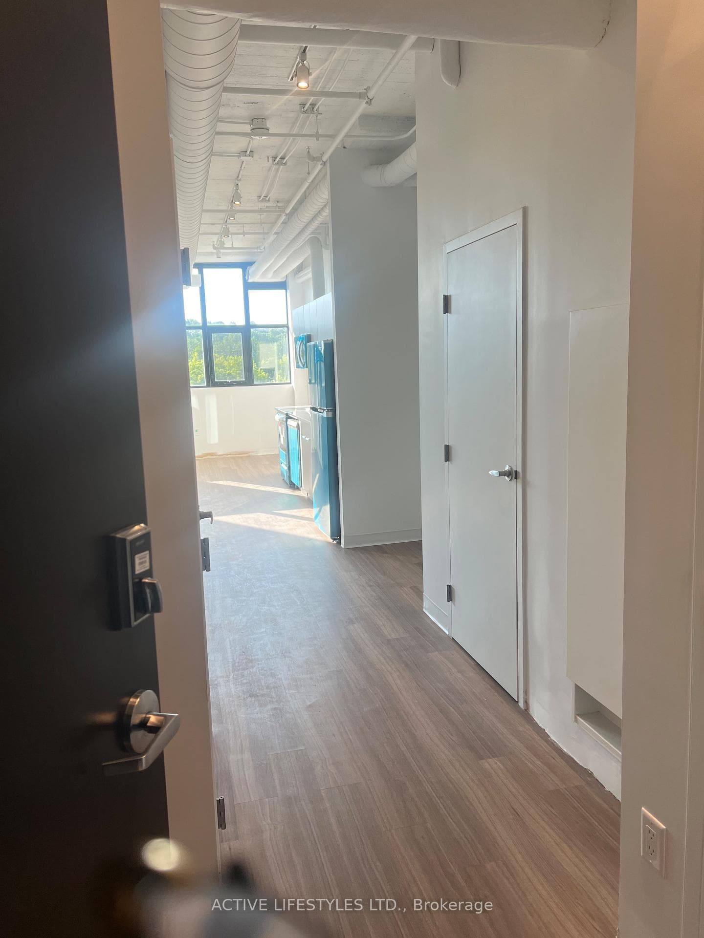 120 Huron Street Unit 413 photo 4