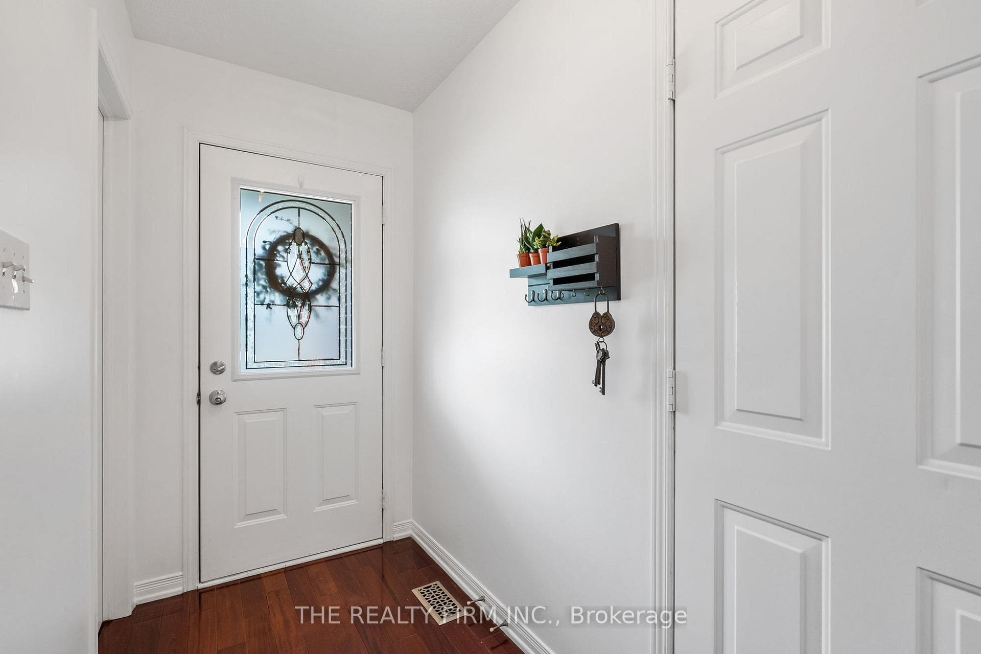 851 Whetherfield Street photo 4