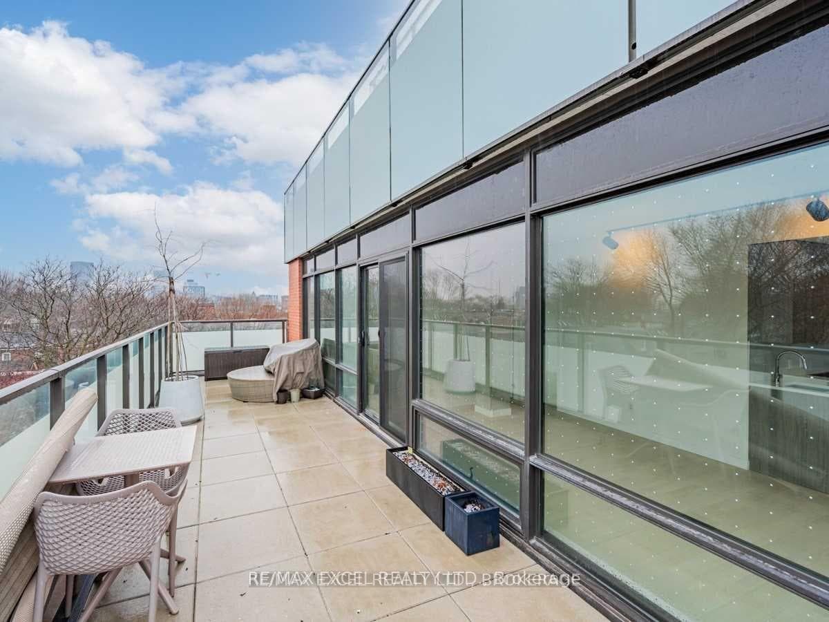 246 Logan Avenue Unit 408 photo 27
