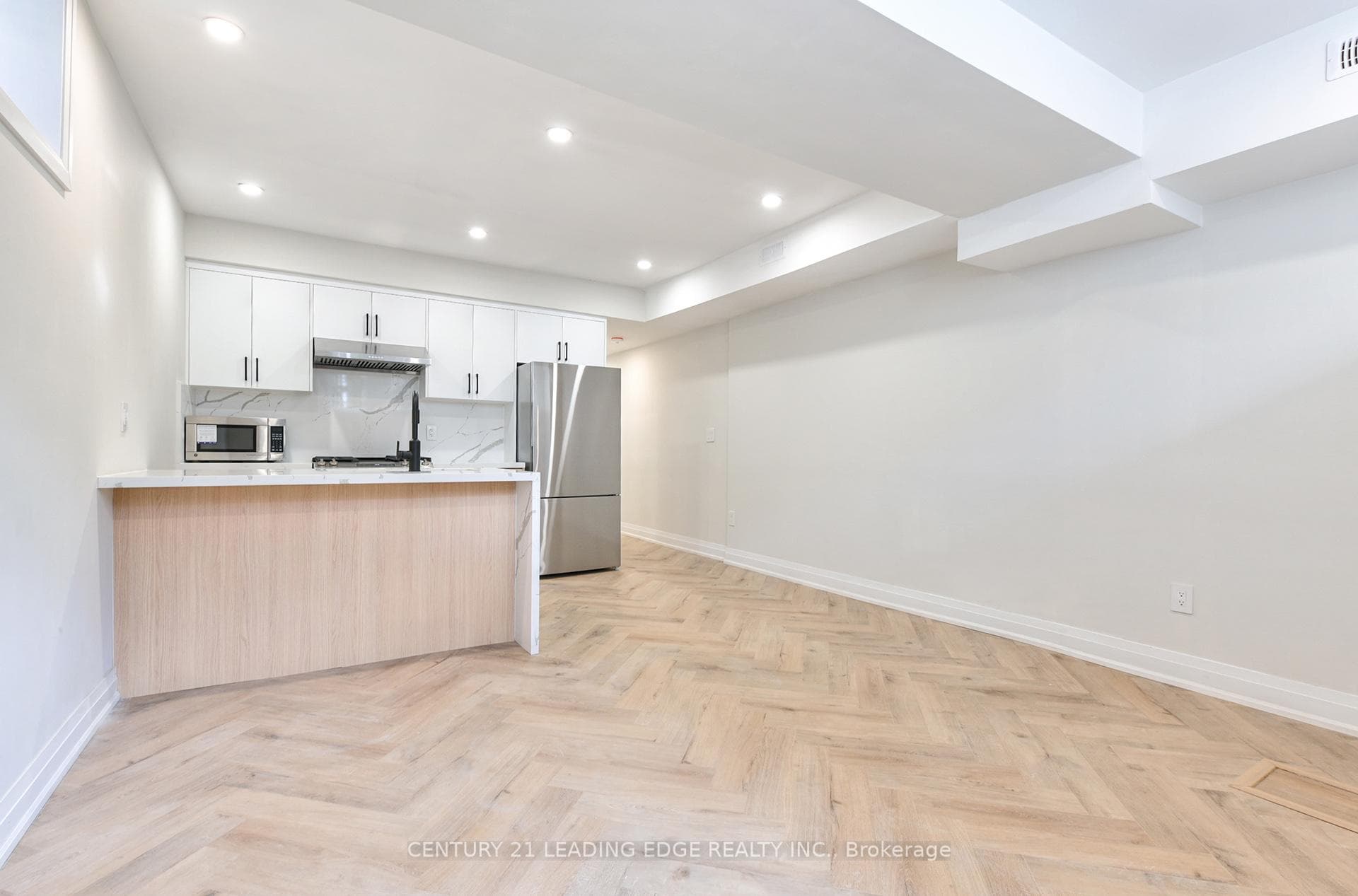 53 Boon Avenue Unit Lower photo 1