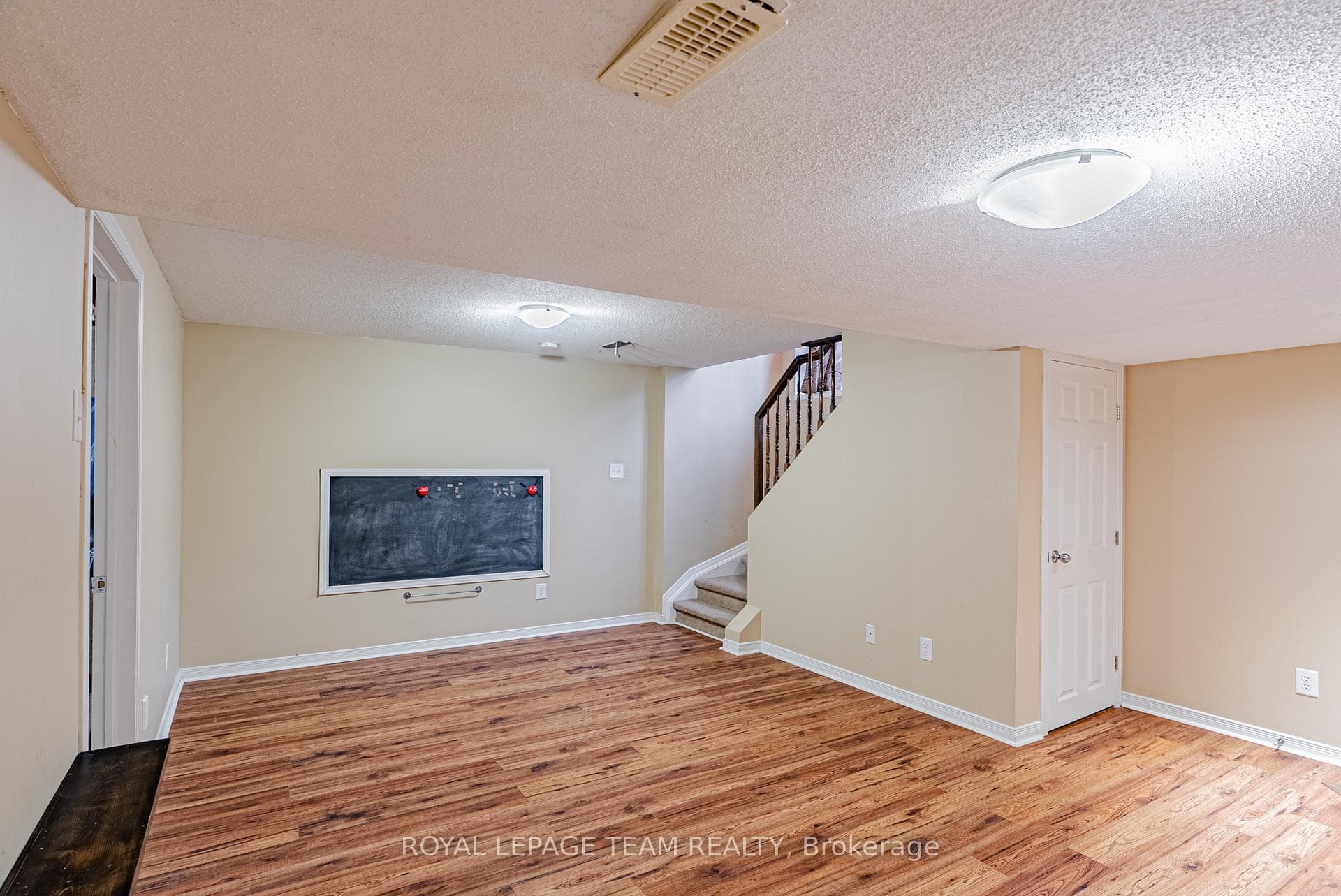403 FOSTERBROOK Way photo 30