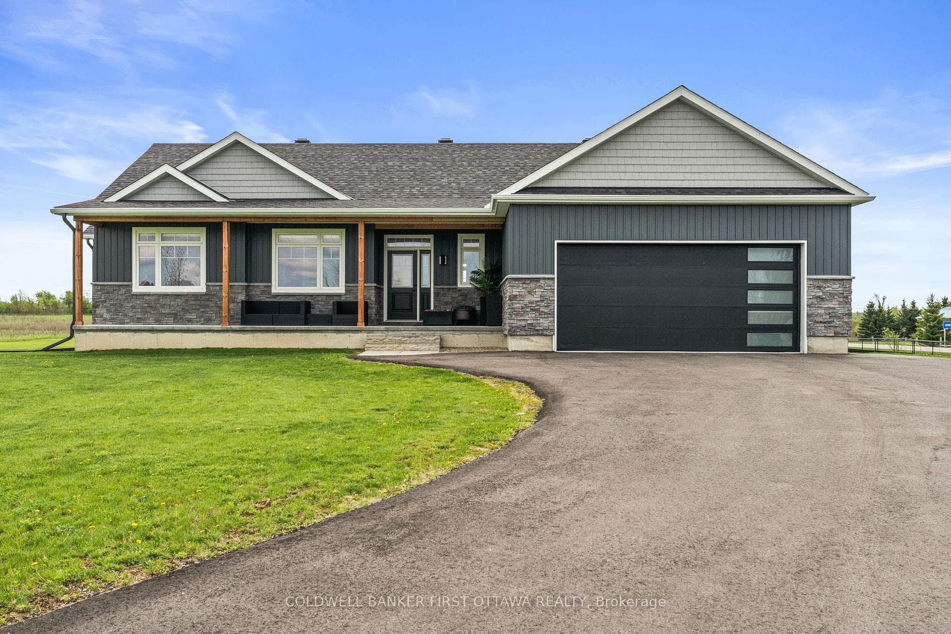 1027 MATHESON Drive photo 2