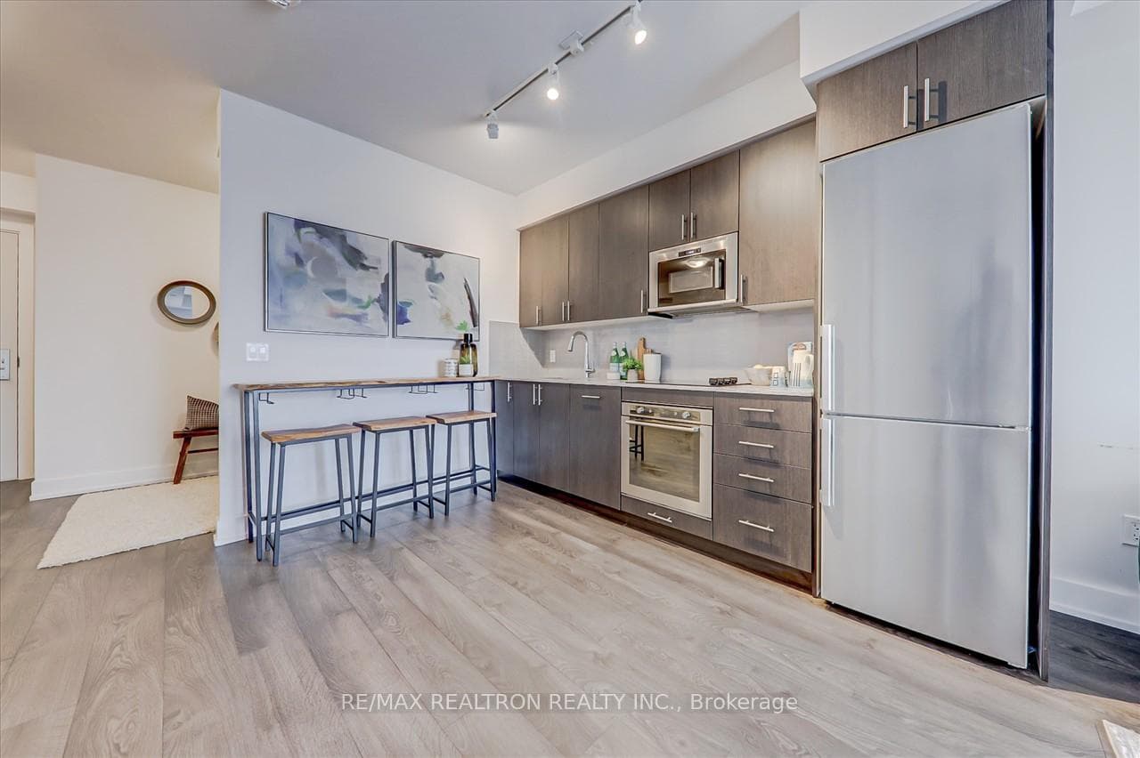 2550 Simcoe Street Unit 1813 photo 18