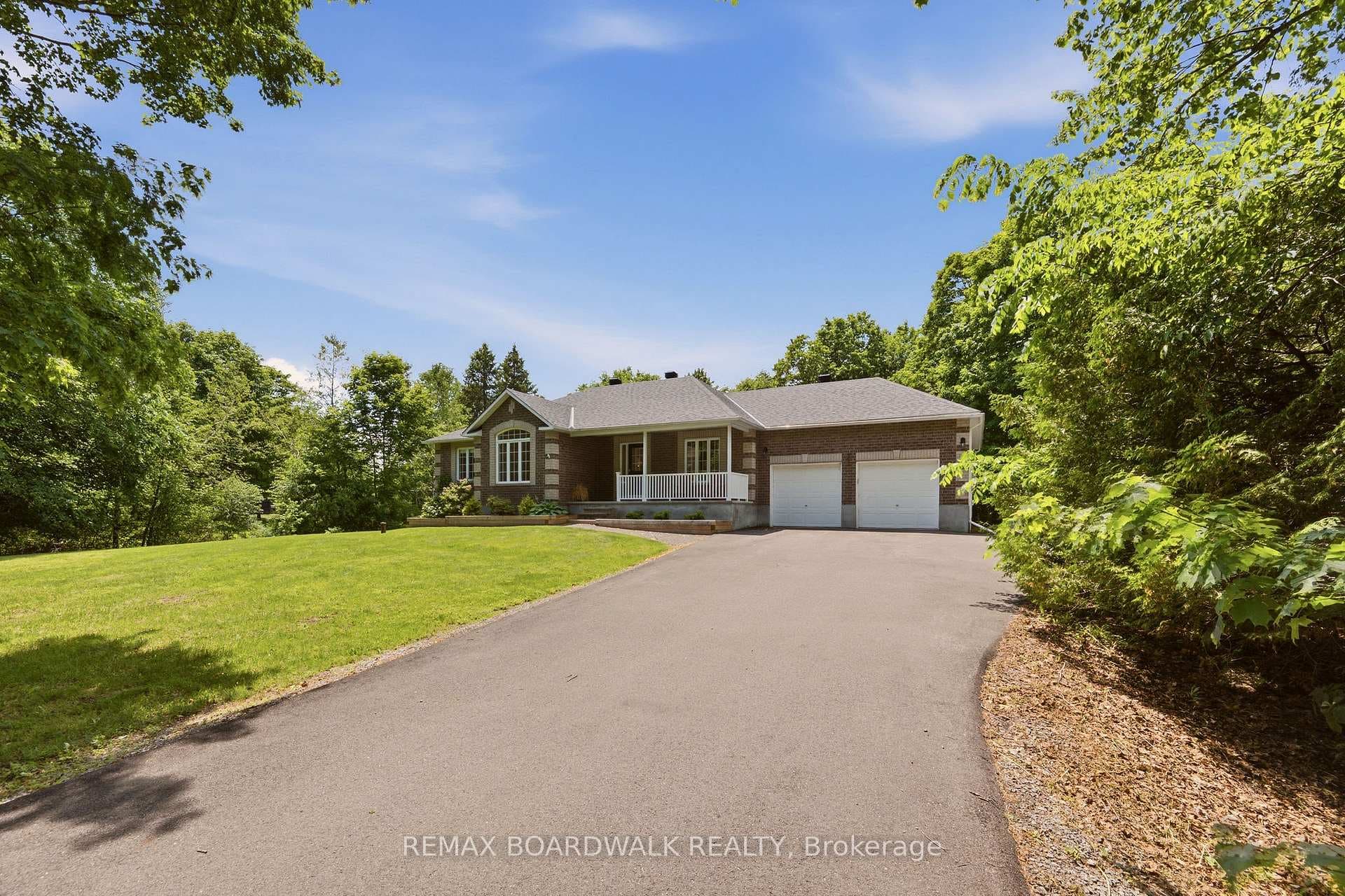 289 Timberwood Drive photo 2