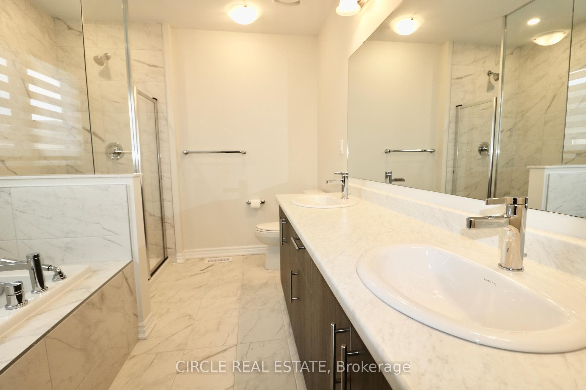 35 Phoenix Boulevard photo 22