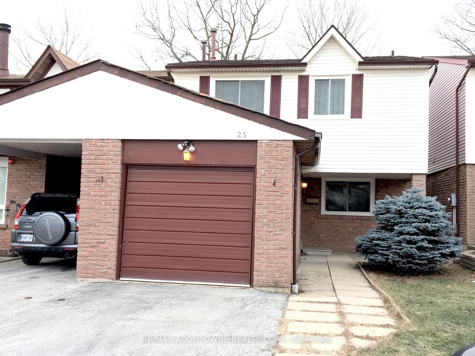 1550 Grosvenor Street Unit 25 photo 1