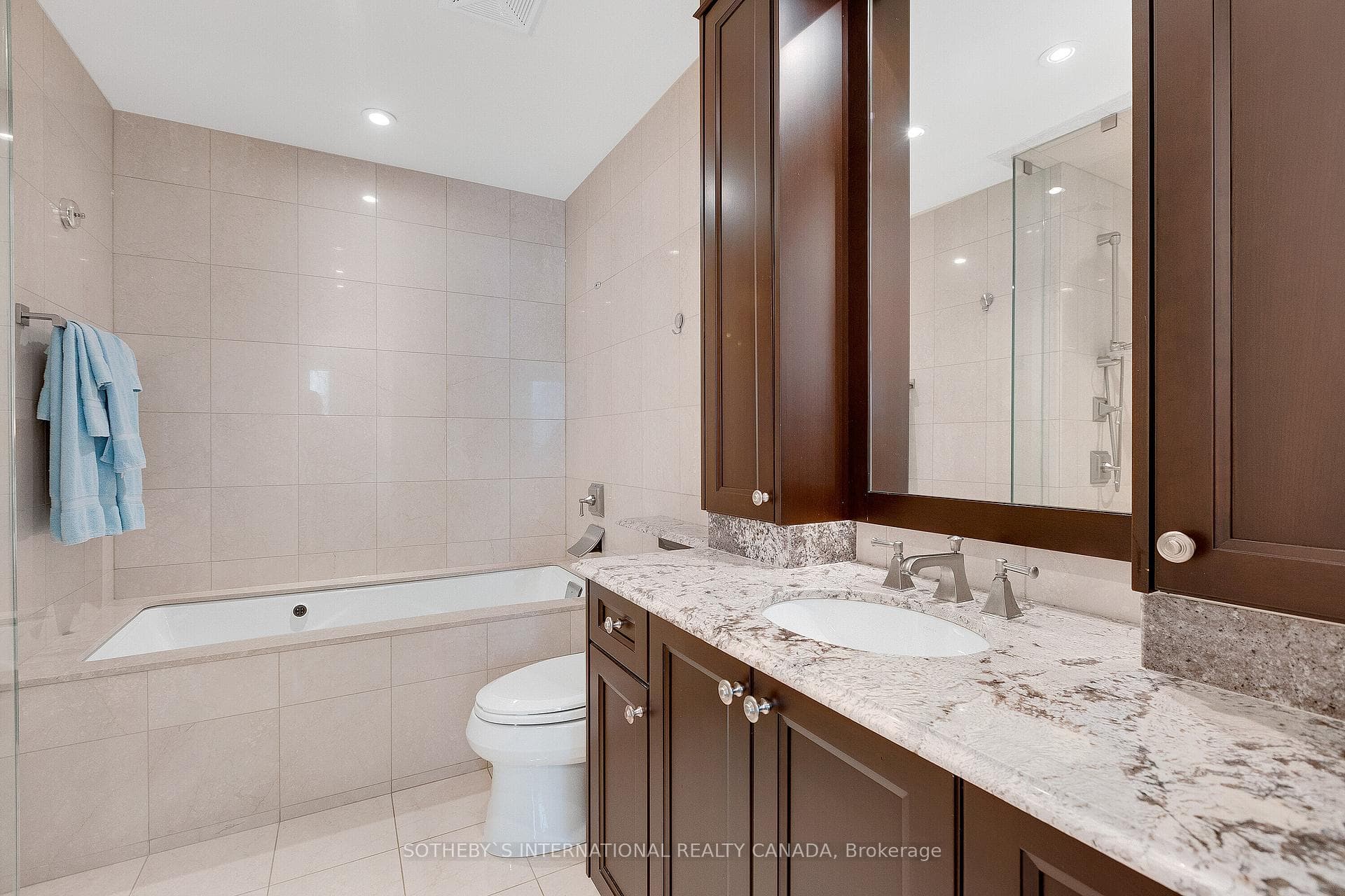 68 Yorkville Avenue Unit 508 photo 22