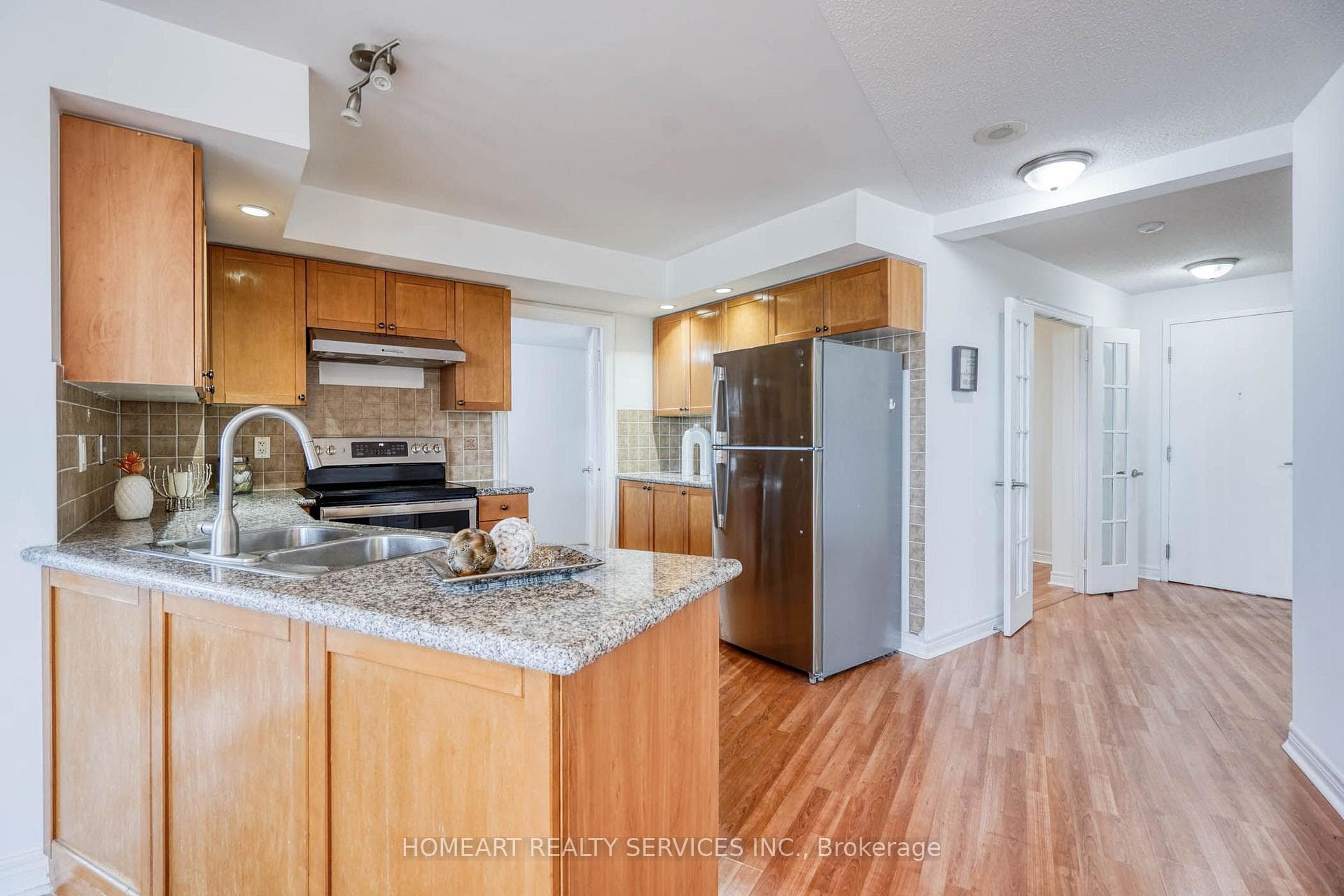 33 Cox Boulevard Unit 722 photo 11